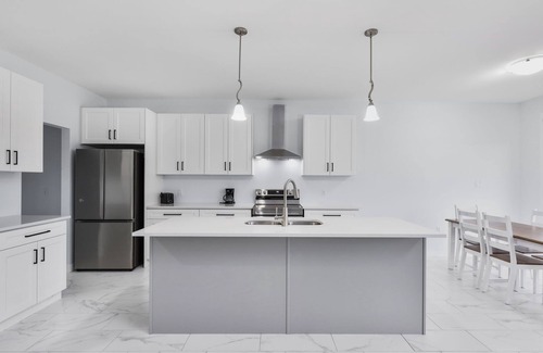 Lambeth House | Luxury 5BR London Escape: Perfect for Families & Groups!