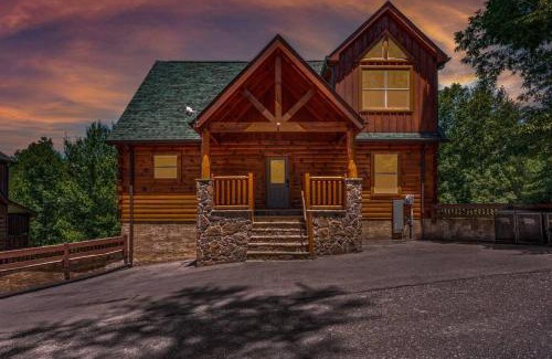 Sevierville House | Luxury 5BR PF Dollywood Heated Indoor Resort Pool HotTub Theater Room Arcades