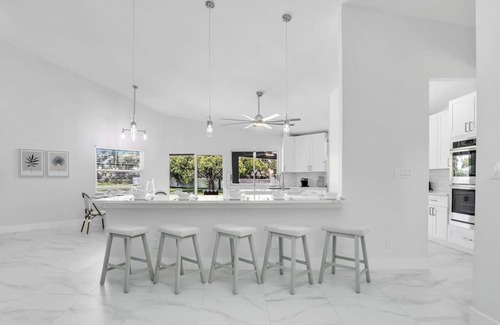Rainbow Farms House | Luxury 6,000 sqft Oasis- Pool, Sleeps 16