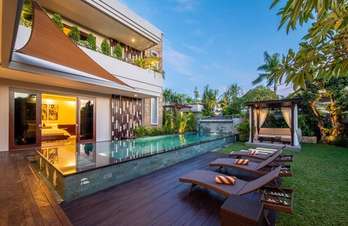 Taman Griya Villa | Luxury 6 bedroom villa private pool near Uluwatu Bingin surfing beach Jimbaran