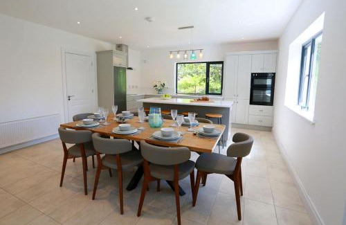 Spiddal Villa | Luxury 6 Bedroom Spiddal Villa, Jacuzzi, Balcony