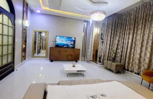 Ajman Villa | Luxury 6 bedrooms villa with private swimming pool