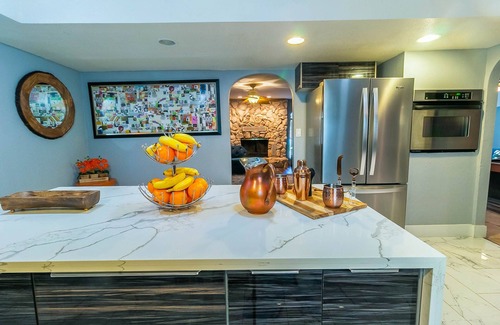 Paradise House | Luxury 6 Berdoom House indoor heated pool