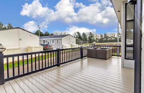 Hopton House | Luxury 6 berth lodge at Broadland Sands in Suffolk ref 20029CV