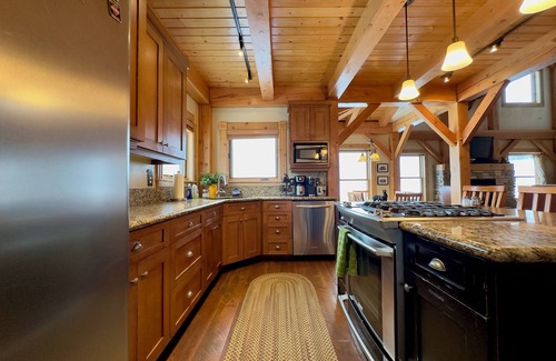 Island Park Cabin | Luxury 6 BR cabin, STUNNING mountain views, hot tub, lake access, Yellowstone!