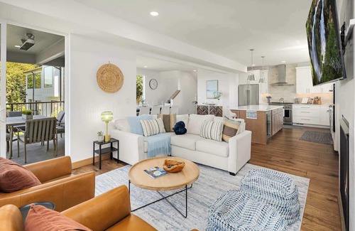 North Admiral House | Luxury 6 BR Mansion w/Water Views & Walk to Beach