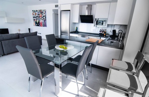 San Pedro del Pinatar Villa | Luxury 6-person villa with swimming pool, sunroof near the beach and golf courses