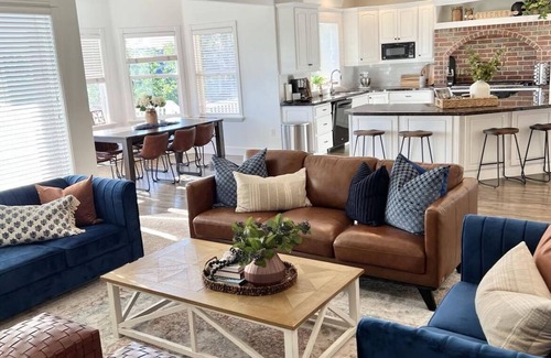 Layton House | Luxury - 6000sqft- Sleeps 22+ Basketball, Billiards, Theater, Game, PrincessRoom