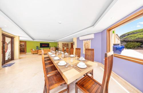 Santa Cruz Apartment | Luxury 6BR Nature Retreat Carpe Diem by Bocobay