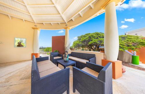 Santa Cruz Apartment | Luxury 6BR Nature Retreat Carpe Diem by Bocobay