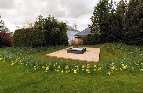 Thomastown Villa | Luxury 7-Bed Villa w/Gym, Outdoor Sauna, WiFi & Nicklaus Golf at Mount Juliet