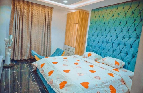 Ibadan House | LUXURY 7 BEDROOMS ENTIRE HOUSE ACCOMODATION IN IBADAN, OYO STATE