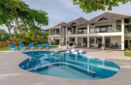 Mammee Bay Villa | Luxury 8 Bed Beach Villa in Ocho Rios