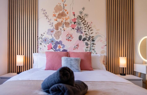 Manchester House | Luxury 8 Bed Home Manchester