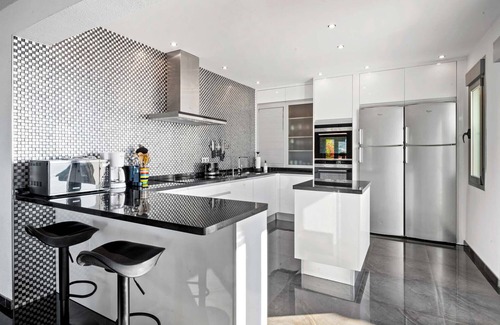 Velilla-Taramay Villa | Luxury 8 bedroom, 5 bathroom villa with stunning view and private pool and gardens