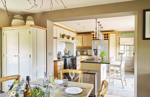 Horseman's Green House | Luxury 8 bedroom manor sleeping 23 guests