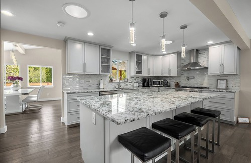 Edmonds Villa | Luxury 8 beds Villa with Private Heated Pool & Resort Amenities