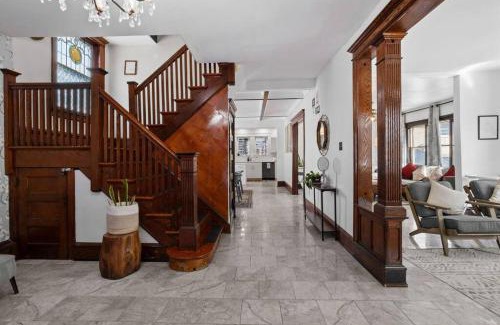 Atlantic City House | Luxury 8 BR 4 Ba - Just 1 block from the Beach!