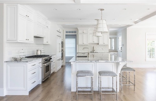 Nantucket Town House | Luxury 8 BR, 8.5 B, Walk to Beach & Town, Pool!