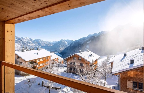 Buerserberg Apartment | Luxury 8-person apartment in the holiday park Landal Brandnertal