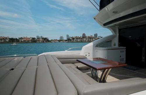Coco Boat Rental | Luxury 80' 4 Cabin Yacht