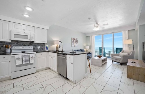 Brush - Stewarts Condo | Luxury 8th Floor 1 BR Condo Direct Oceanfront Wyndham Ocean Walk Resort Daytona Beach | 808