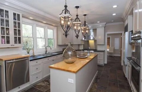 Oxford House | Luxury 9-BR Estate - 3 Homes & Cottage on 14 Acres, 10 Miles to Ole Miss