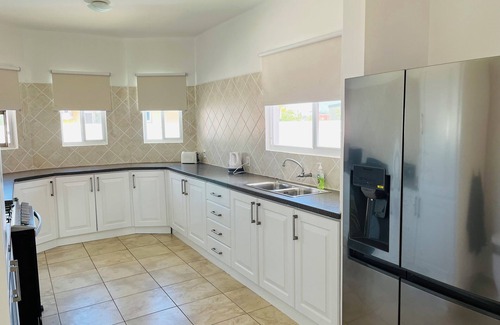 Grote Berg Villa | LUXURY 9 PERSON VILLA WITH PRIVATE POOL VERY CENTRALLY LOCATED ON DUSHI CURAÇAO