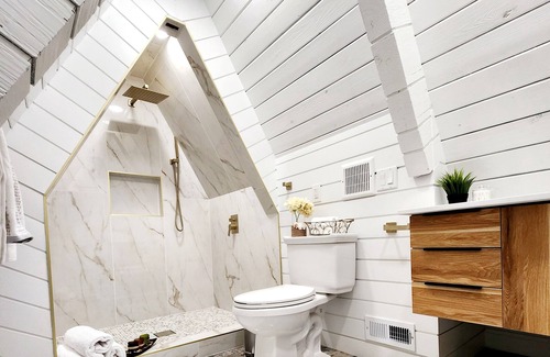 Ruby Cabin | LUXURY A- FRAME CABIN LAKE VIEW