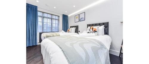 Seven Sisters Apartment | Luxury Abode: 5-Bed Haven Ideal for Big Groups!