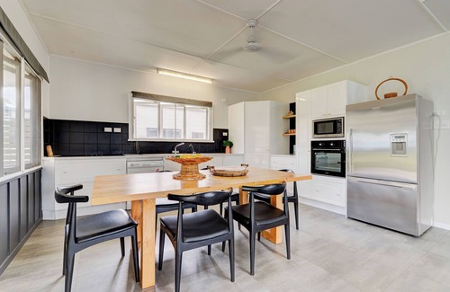 Kurrimine Beach House | Luxury Absolute Beachfront and Pet friendly!