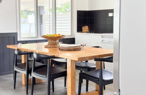 Kurrimine Beach House | Luxury Absolute Beachfront and Pet friendly!
