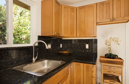 Kaimu Cottage | Luxury, AC, Adjacent to Acres of State Oceanfront Land
