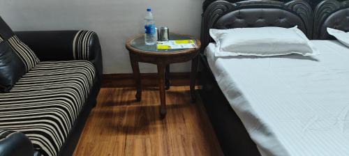 Jabalpur House | Luxury AC Apartment Studio in Center of Jabalpur