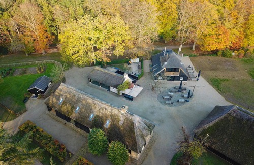 Verspreide huizen Ulvenhout House | Luxury accommodation at the edge of the forest