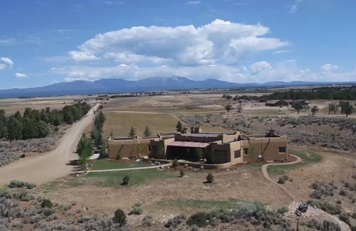 Marvel House | Luxury Adobe Style Ranch House. Bring your dogs and horses!