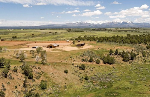 Marvel House | Luxury Adobe Style Ranch House. Bring your dogs and horses!