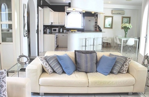 La Sabatera Villa | Luxury Air conditioned Villa with 3 bedroom suites