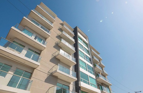 Urbanizacion Eliana Condo | Luxury Airport Penthouse - 3 BD 2 BA Suite + Rooftop Pool