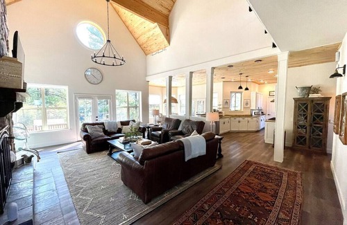 San Juan River Village House | Luxury Alpine Chalet-Perfectly Located+ View! Close to River