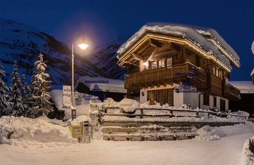 Zermatt House | Luxury Alpine Escape, Matterhorn Chalet 1012