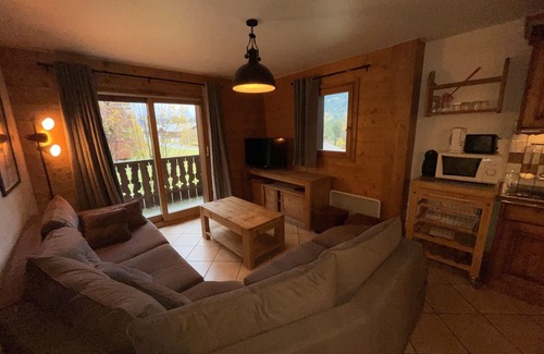 Les Carroz-d'Araches Apartment | Luxury Alpine Apartment Close to Family Friendly Centre of Les Carroz