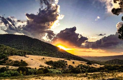 Merrijig House | Luxury Alpine Stay with Epic Views at Mt Buller foothills