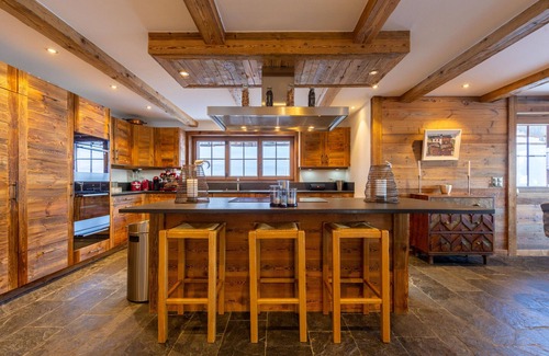 Saint-Pierre-de-Clages Ski Chalet | Luxury Alps Chalet YOLO