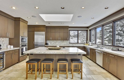 Salt Lake Mountain Resorts House | Luxury Alta Utah Home with Hot Tub, Pool Table, Game Room and Chef's Kitchen