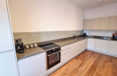 Trafford Apartment | Luxury Altrincham Apartment by City SuperHost