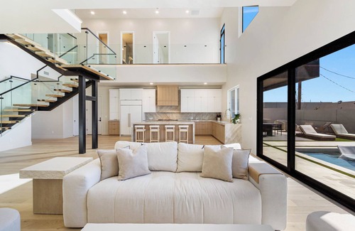 Parkcrest House | ✨ Luxury Amenities | Pool, Theater & Mountain Views ✨