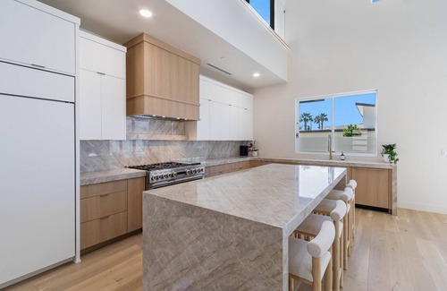 Parkcrest House | ✨ Luxury Amenities | Pool, Theater & Mountain Views ✨