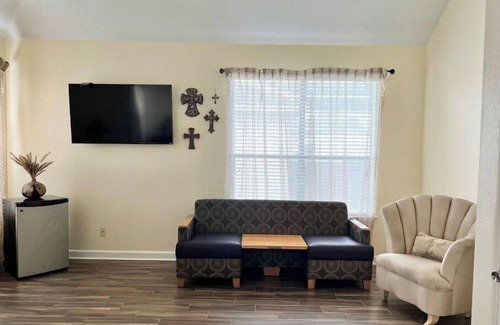 Wortham Park House | Luxury and all the Extras! Gameroom-Office-Gym