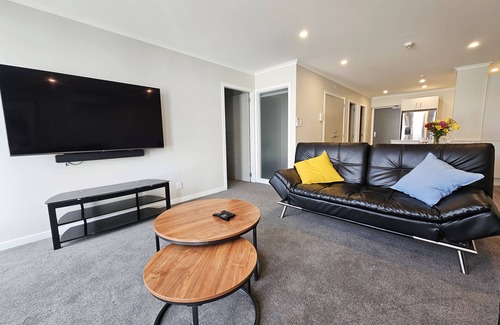 Newtown Apartment | Luxury and Bliss - Newtown Central, City Fringe!